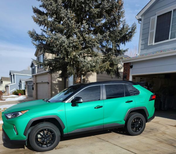 NiO Green Peelable Car Kit on a customer car